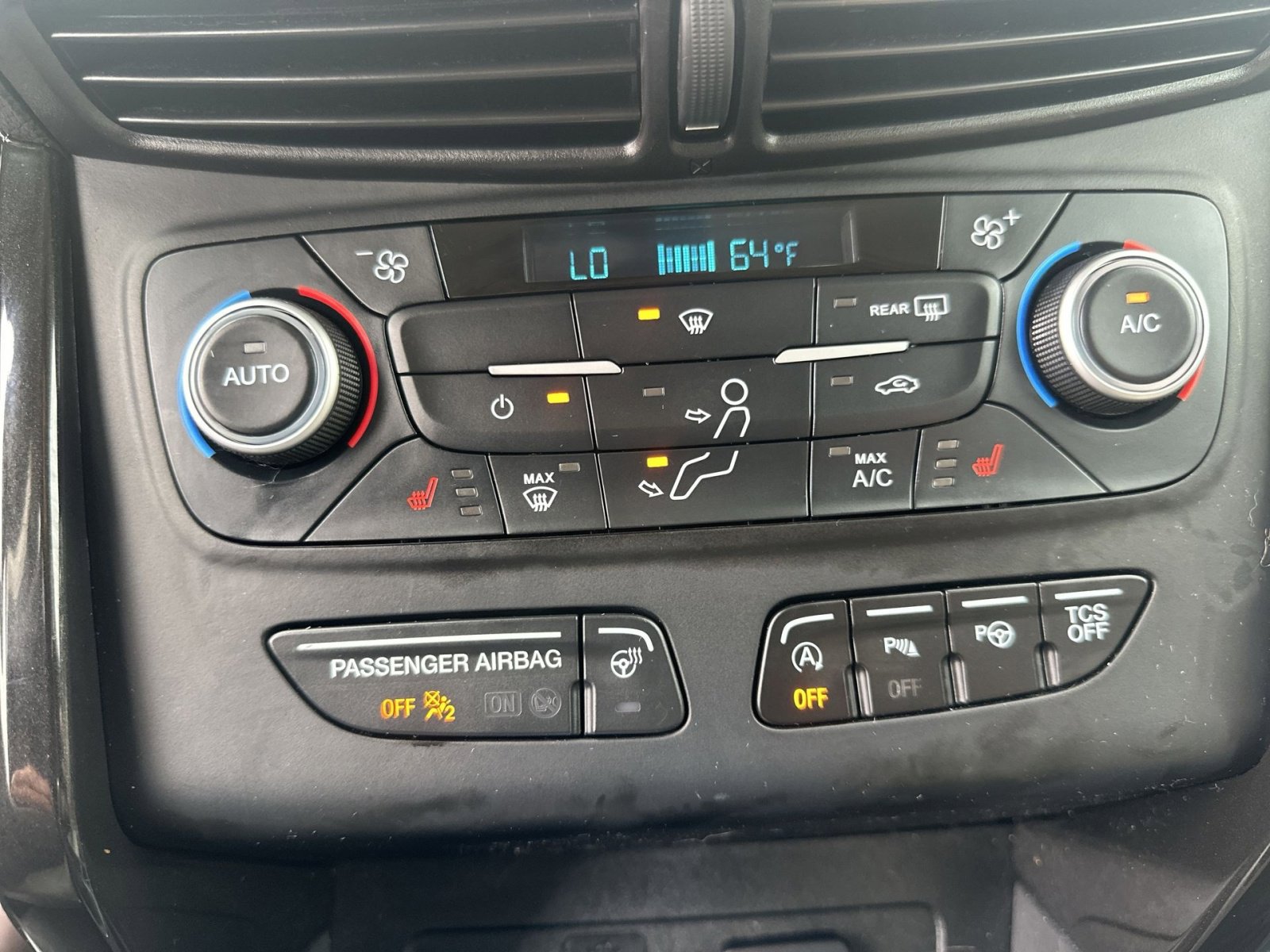 Certified 2019 Ford Escape Titanium AWD/4WD image 29