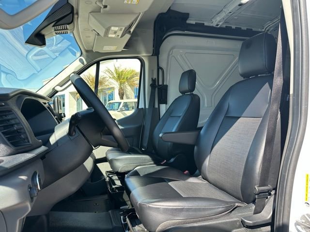 Certified 2025 Ford Transit 250 148 Medium Roof image 10