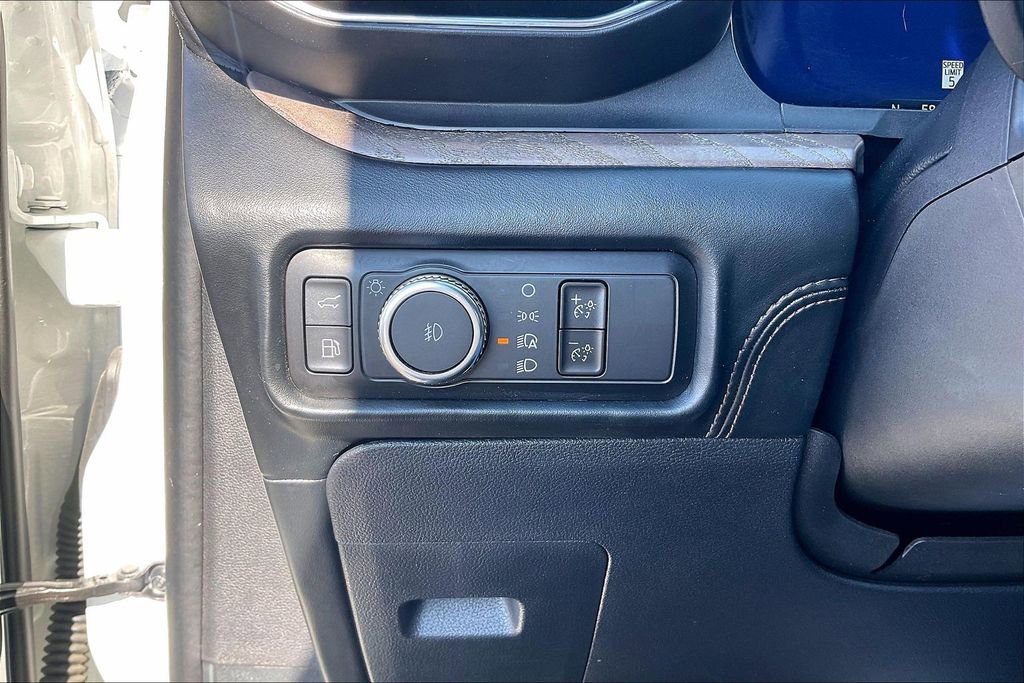 Certified 2023 Ford Explorer Platinum w/ Technology Package image 33