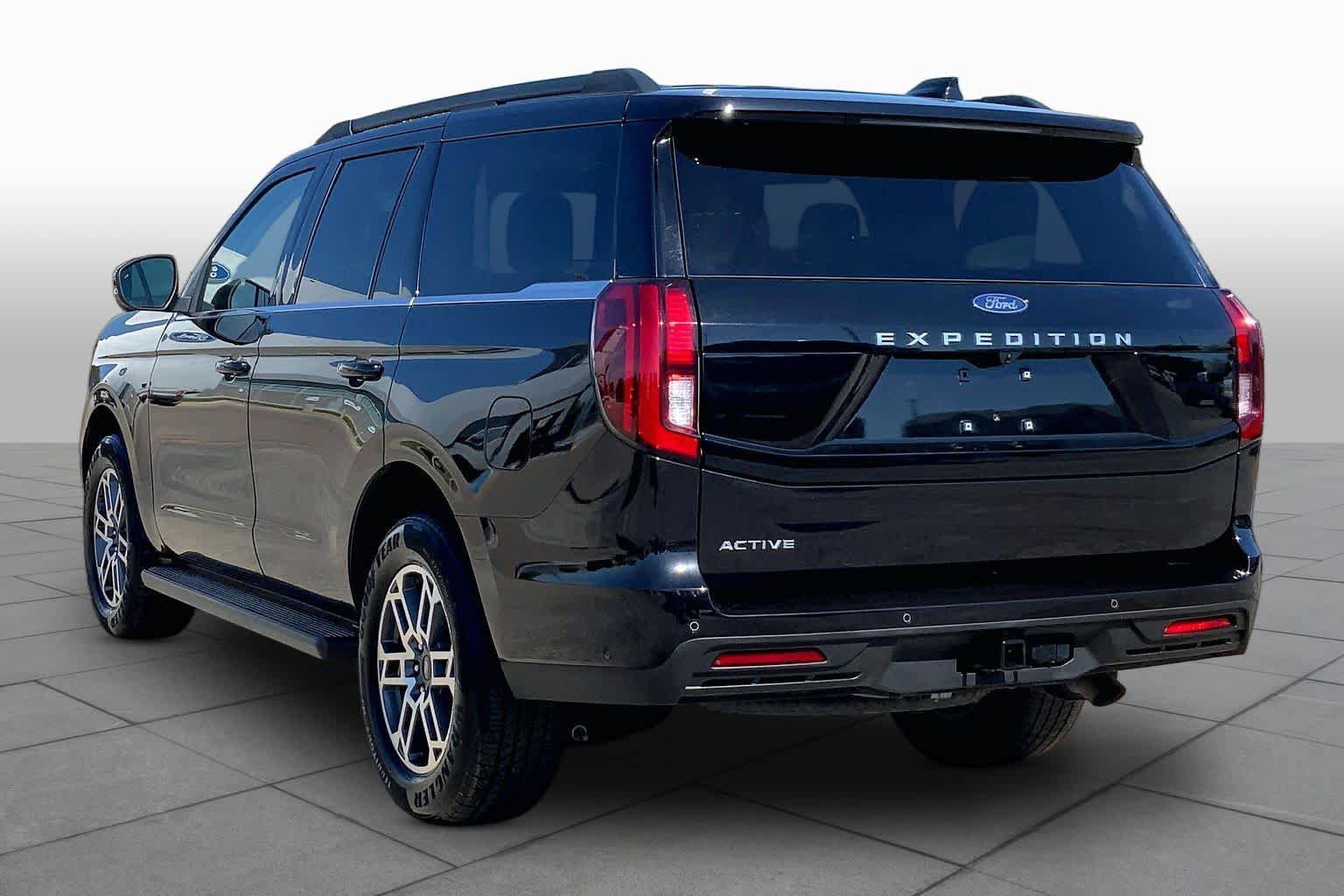 Certified 2025 Ford Expedition Active RWD image 12