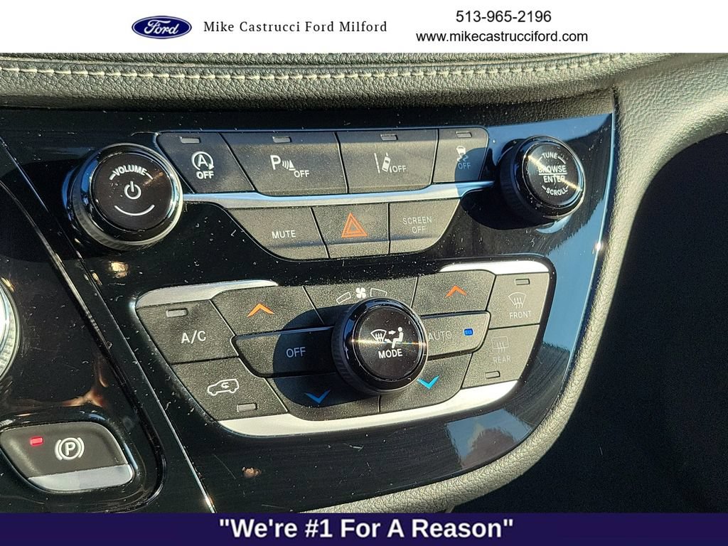 Used 2021 Chrysler Pacifica Touring w/ S Appearance Package FWD image 21