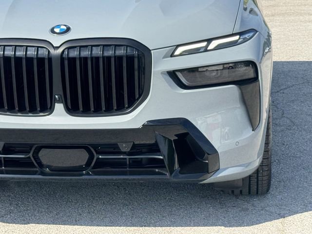Used 2024 BMW X7 xDrive40i w/ M Sport Package AWD/4WD image 9