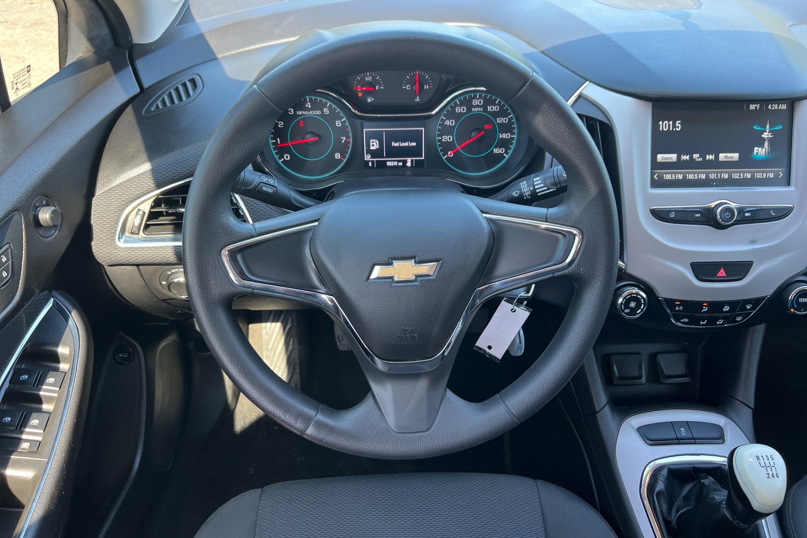 Used 2017 Chevrolet Cruze LS FWD image 15