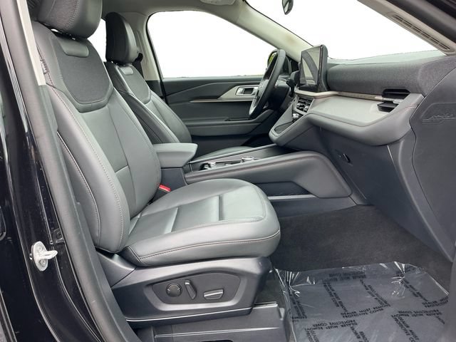 Certified 2026 Ford Explorer Active w/ Active Comfort Package AWD/4WD image 17