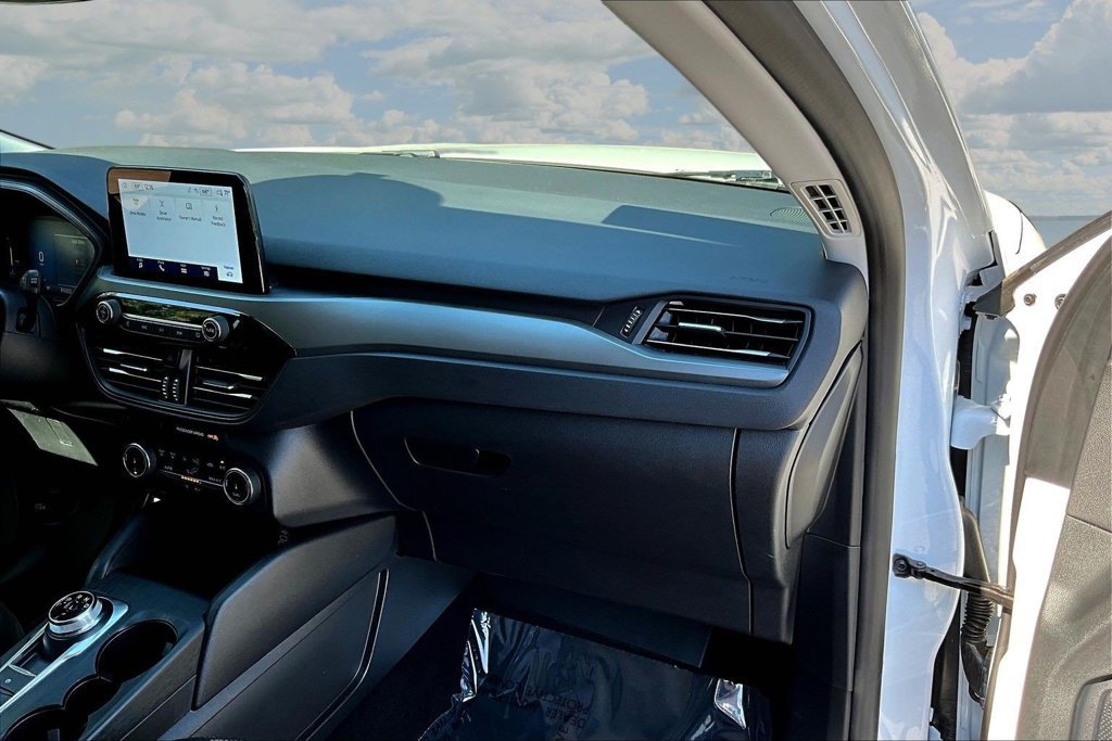 Certified 2025 Ford Escape Active AWD/4WD image 28