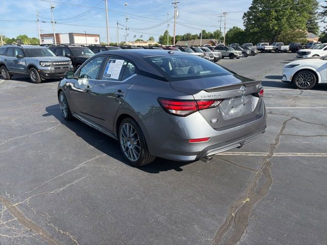 Used 2022 Nissan Sentra SR w/ SR Premium Package FWD image 5