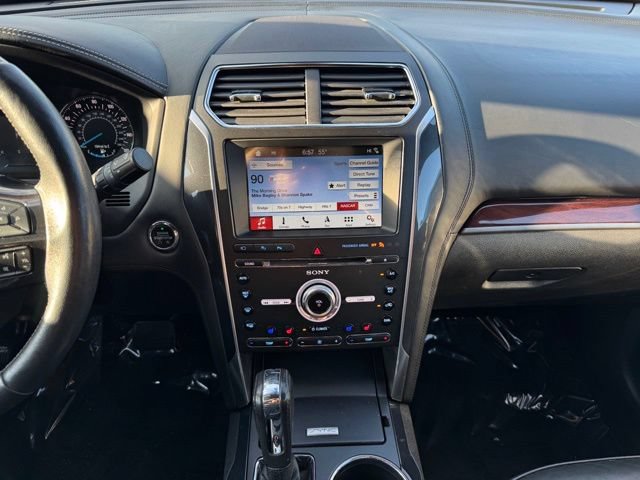 Certified 2018 Ford Explorer Platinum AWD/4WD image 2