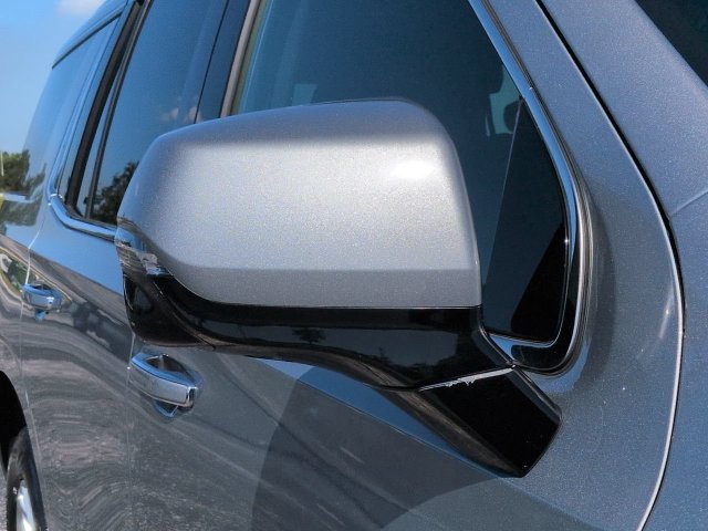 Used 2024 GMC Yukon Denali RWD image 12