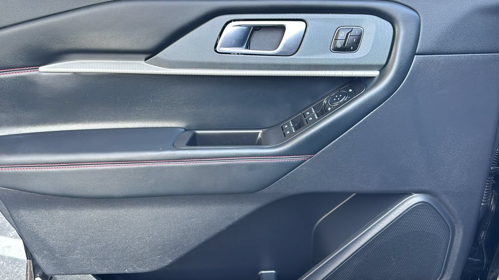 Certified 2026 Ford Explorer ST-Line w/ ST-Line Street Pack RWD image 18