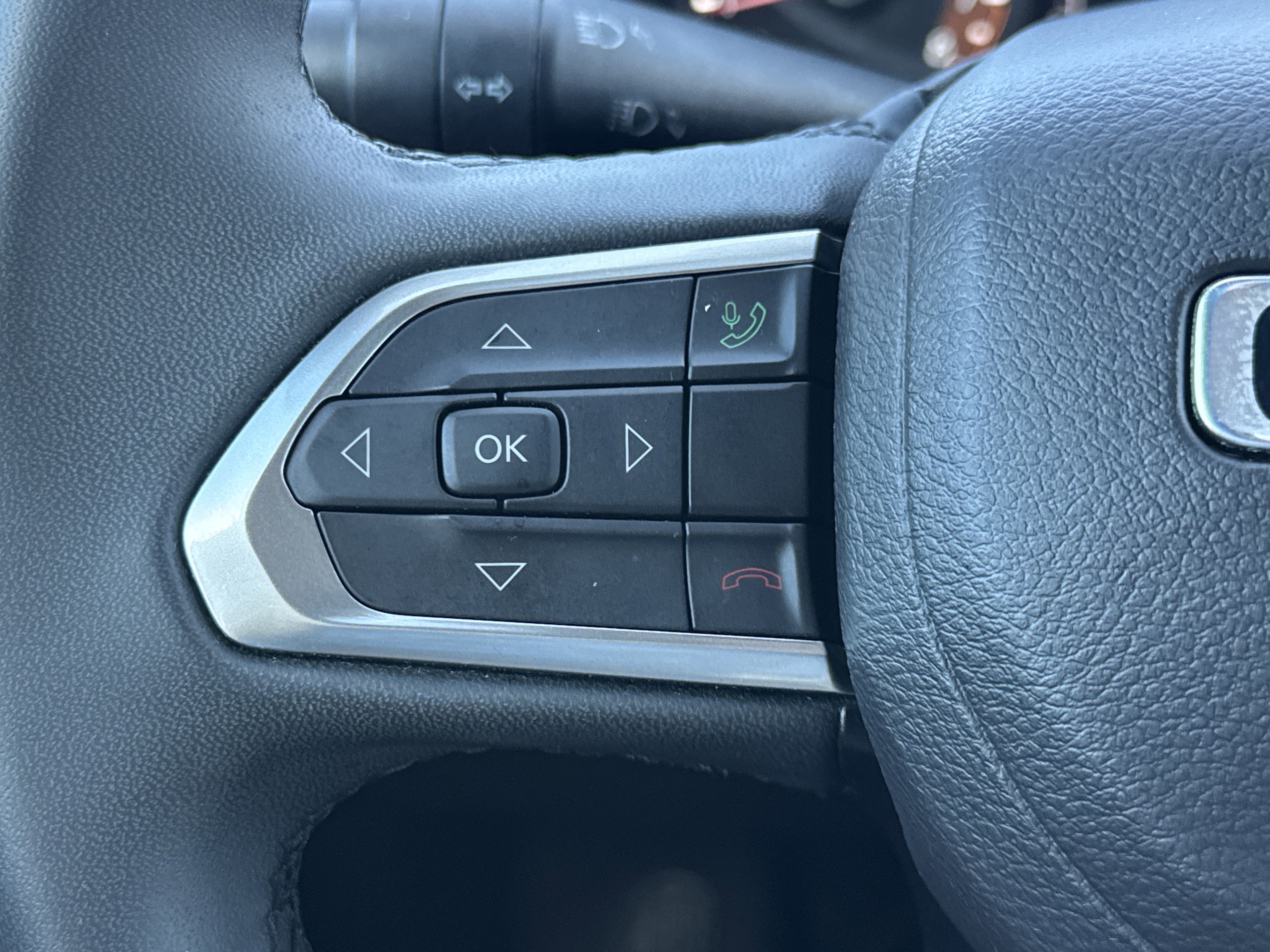 Used 2024 Jeep Compass Latitude image 16