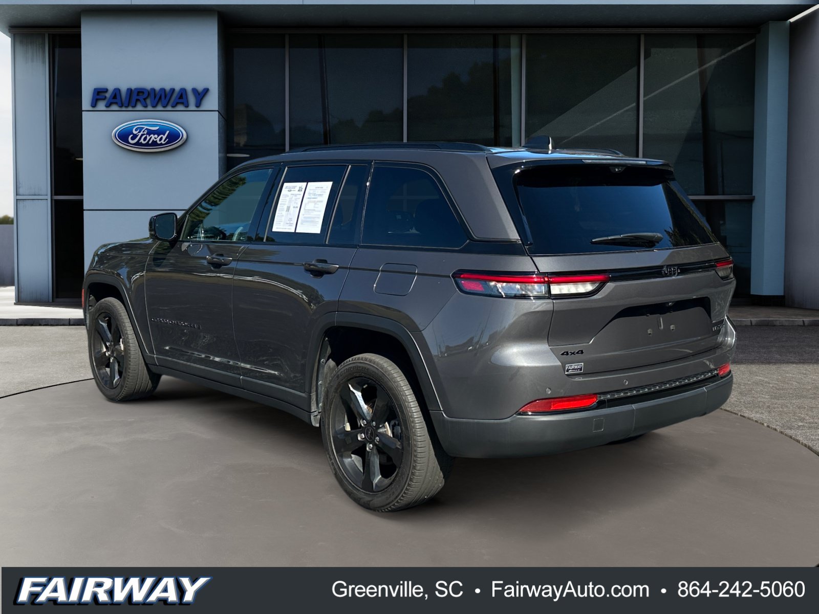 Used 2024 Jeep Grand Cherokee Limited w/ Luxury Tech Group II AWD/4WD image 4