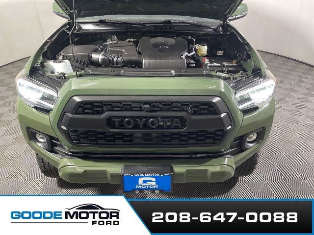 Used 2022 Toyota Tacoma TRD Sport w/ TRD Premium Sport Package AWD/4WD image 26