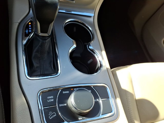 Used 2020 Jeep Grand Cherokee Limited AWD/4WD image 21