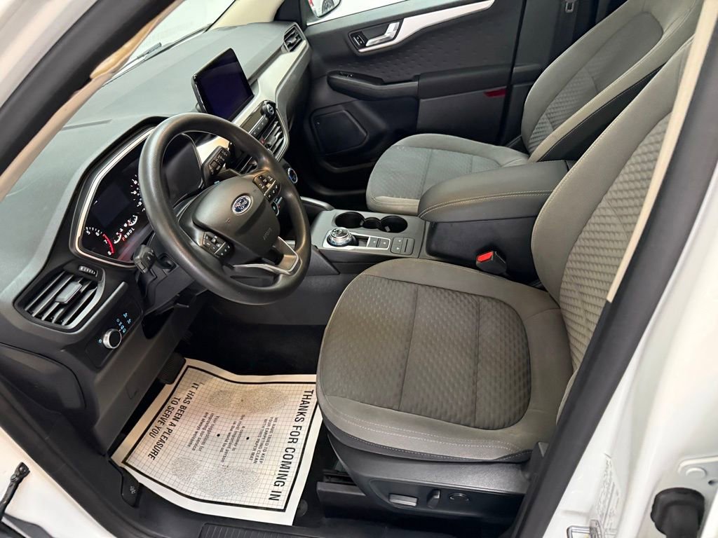 Certified 2020 Ford Escape SE image 17