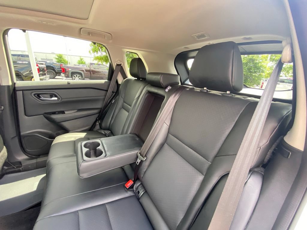 Used 2024 Nissan Rogue SV w/ SV Premium Package AWD/4WD image 24