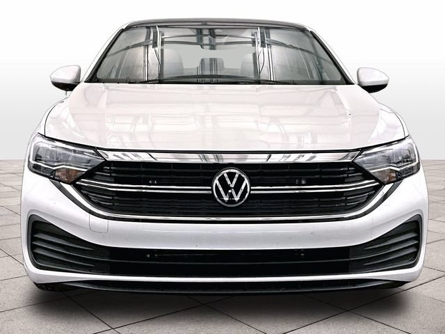 Used 2023 Volkswagen Jetta SE w/ Panoramic Sunroof Package FWD image 3