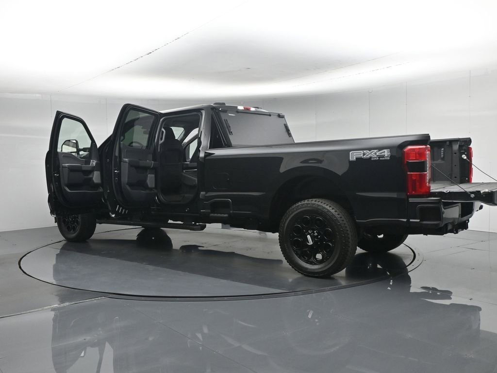 Certified 2025 Ford F350 Lariat w/ Black Appearance Package AWD/4WD image 39