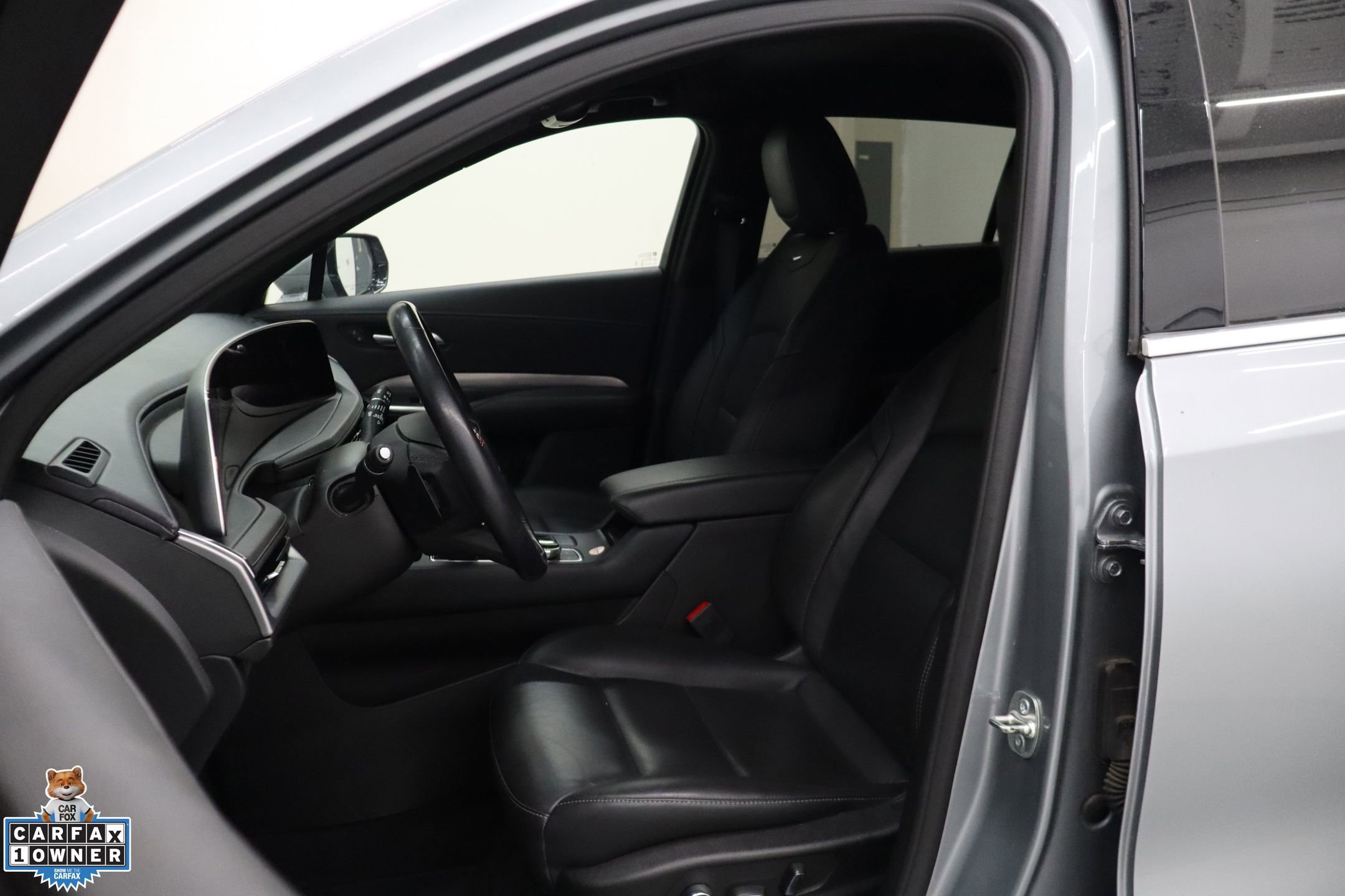 Used 2025 Cadillac XT4 Premium Luxury FWD image 10