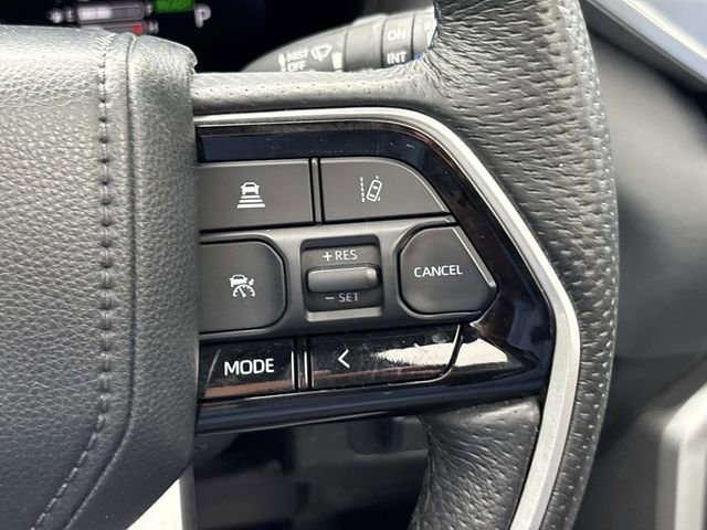Used 2023 Toyota Sequoia Platinum AWD/4WD image 33
