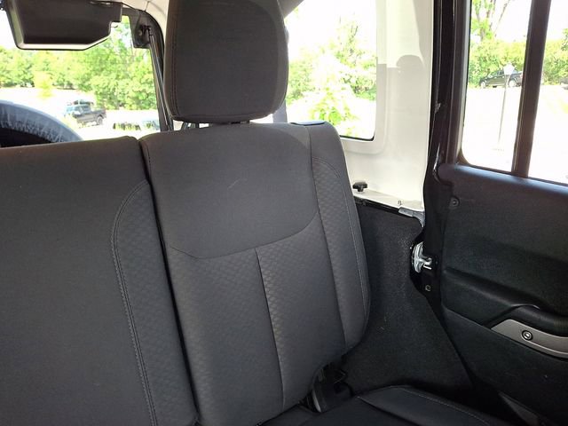 Used 2018 Jeep Wrangler Unlimited Sport AWD/4WD image 28