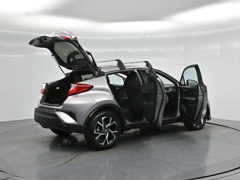 Used 2018 Toyota C-HR XLE image 6