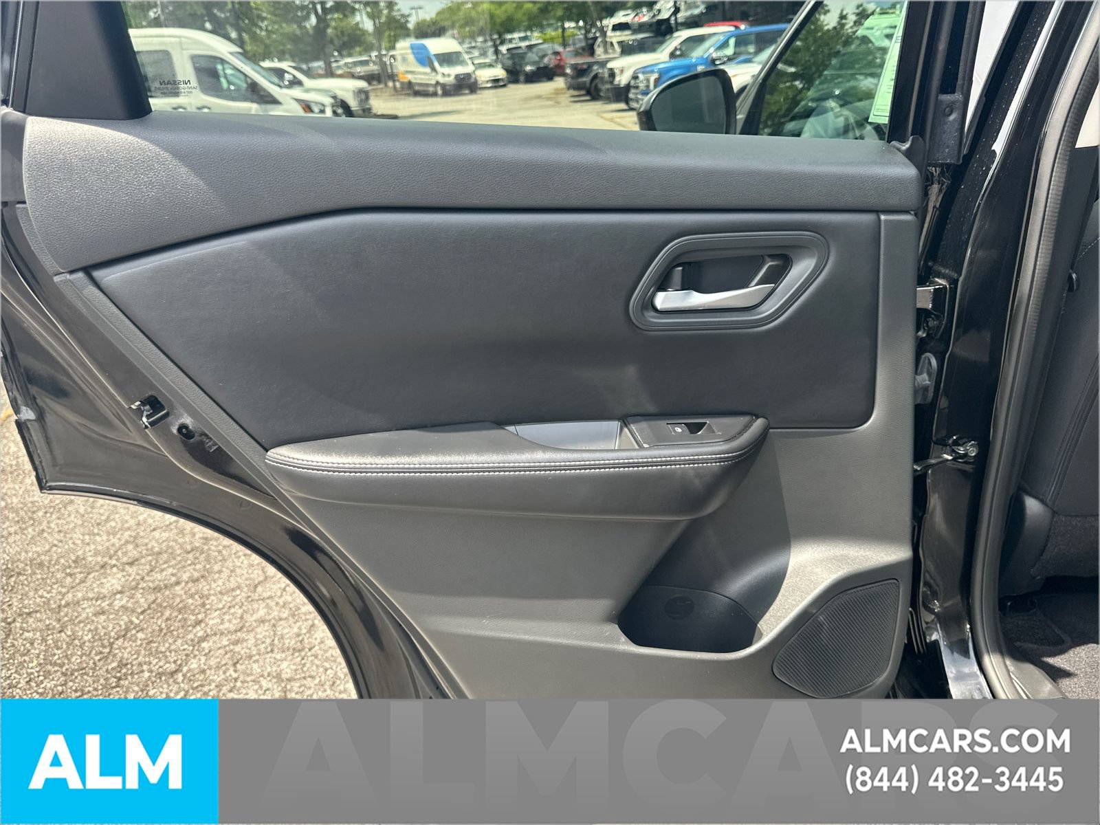 Used 2025 Nissan Rogue SV FWD image 26