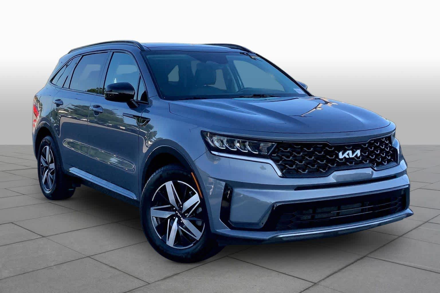 Used 2023 Kia Sorento S w/ Panoramic Sunroof Package FWD image 3