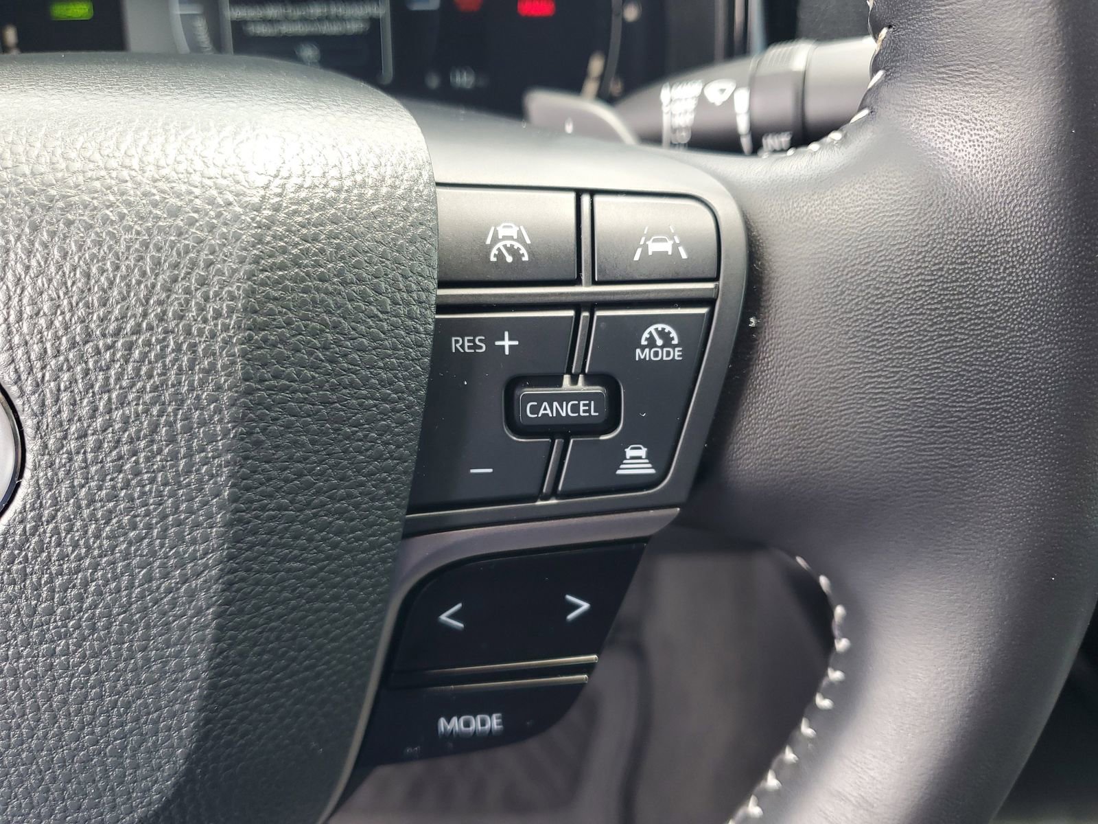 Used 2025 Toyota Camry SE FWD image 21