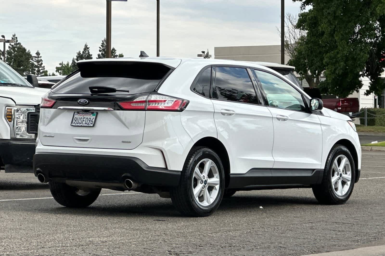 Certified 2019 Ford Edge SE w/ Cargo Accessory Package FWD image 2
