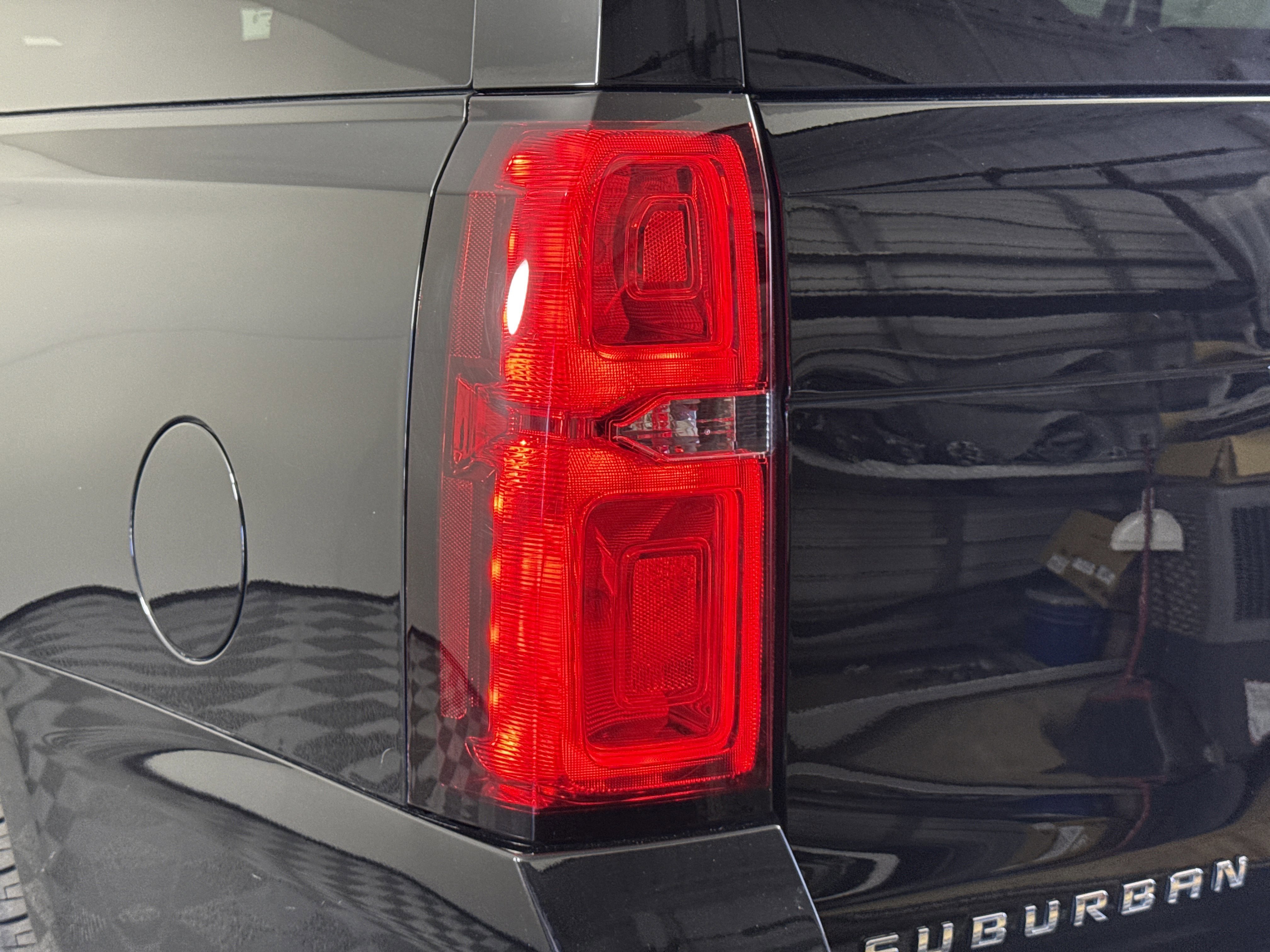 Used 2019 Chevrolet Suburban Premier image 8