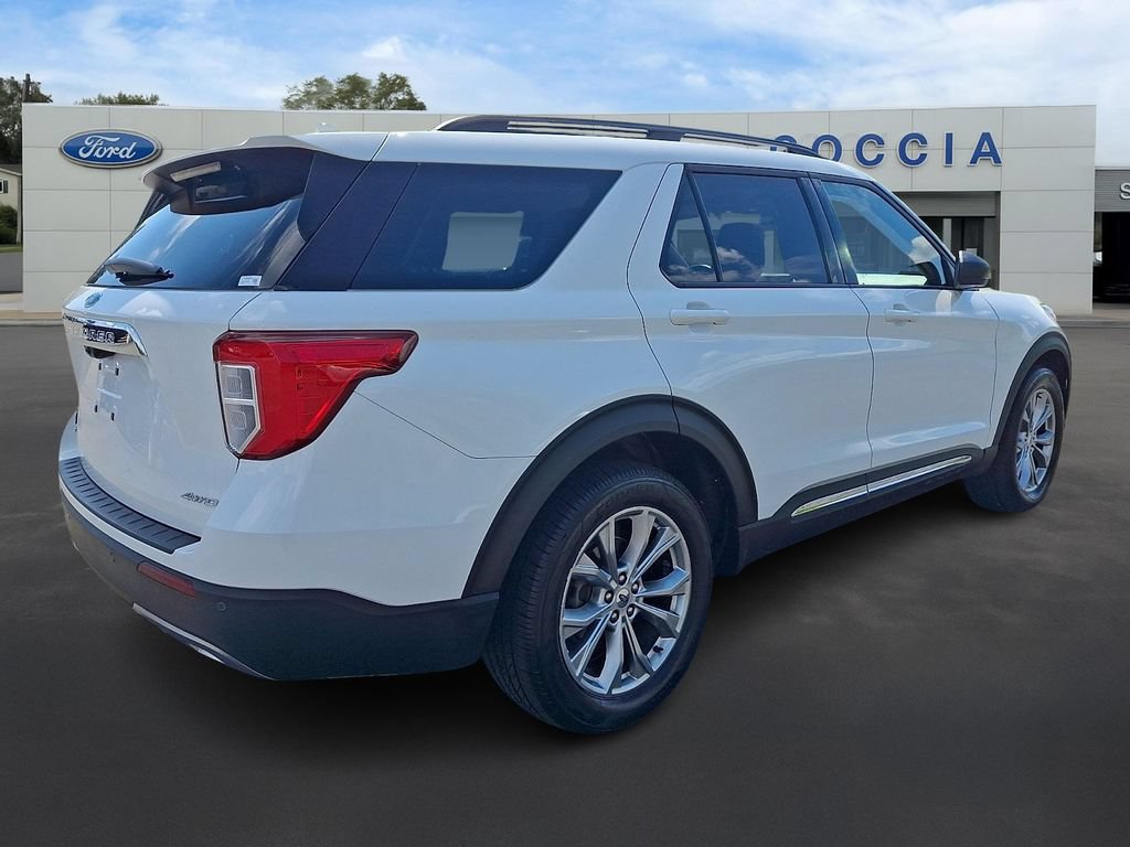 Certified 2023 Ford Explorer XLT w/ Equipment Group 202A AWD/4WD image 4