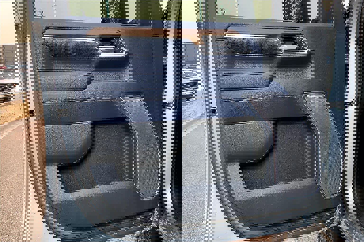 Used 2025 Chevrolet Silverado 2500 High Country w/ Technology Package image 21