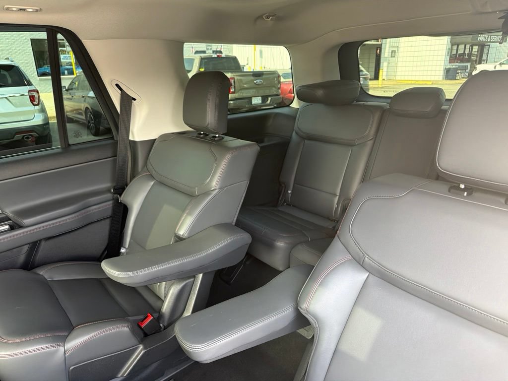 Certified 2025 Ford Expedition Active AWD/4WD image 28