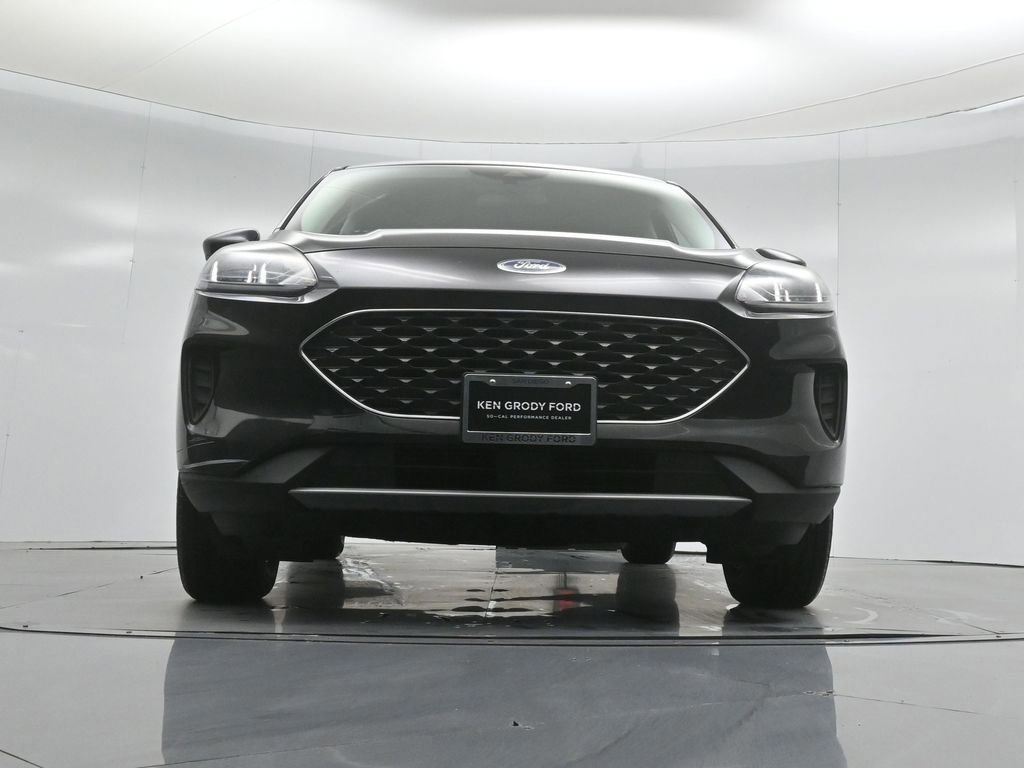 Certified 2021 Ford Escape SE image 30