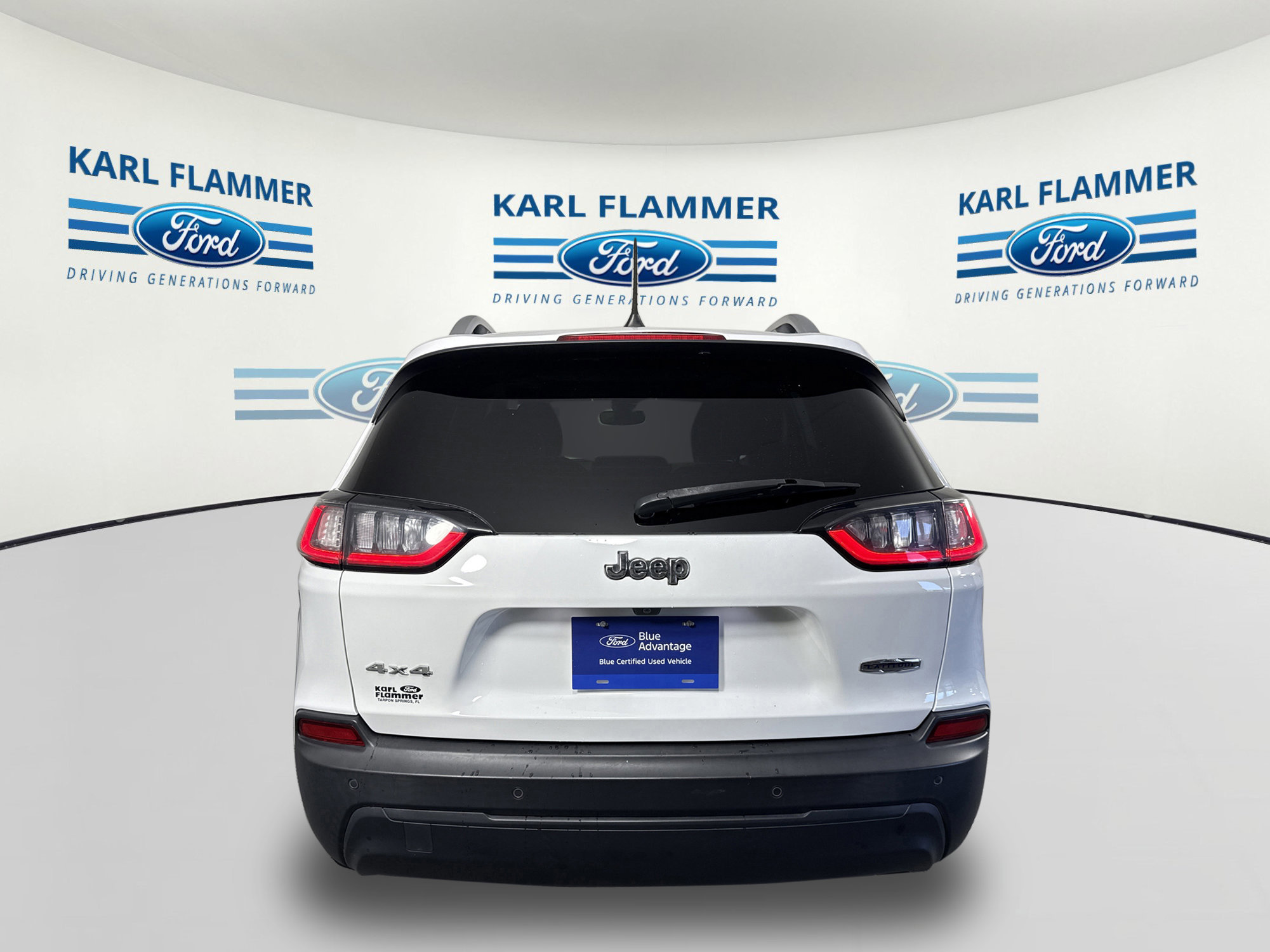 Used 2019 Jeep Cherokee Latitude Plus w/ Comfort/Convenience Group image 4