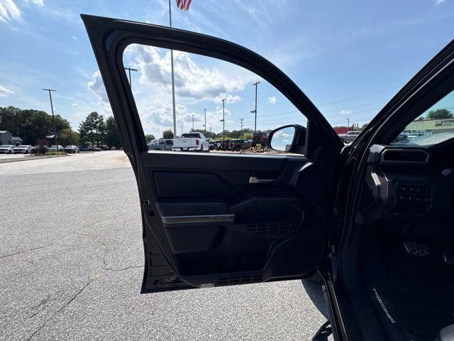 Used 2025 Toyota Tacoma TRD Sport w/ TRD Sport Premium Package RWD image 12