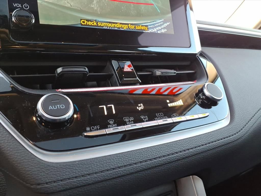 Used 2024 Toyota Corolla Cross LE w/ Moonroof Package image 12