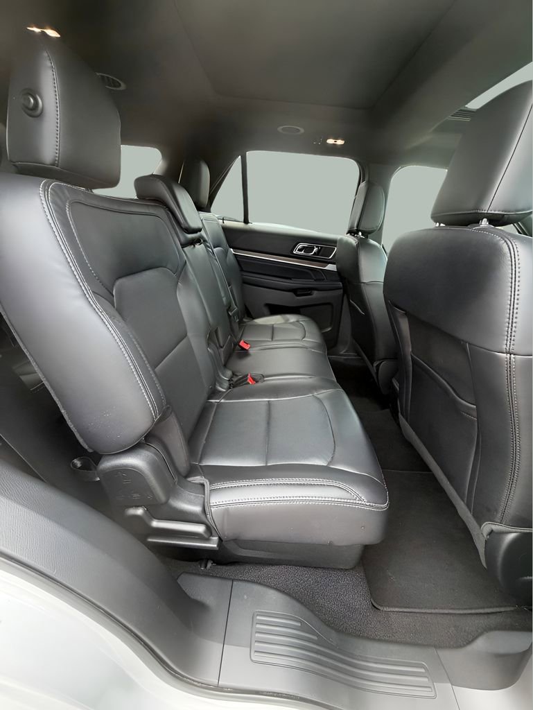 Certified 2019 Ford Explorer Limited w/ Class III Trailer Tow Package AWD/4WD image 18