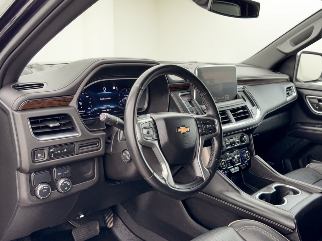 Used 2023 Chevrolet Suburban Premier RWD image 4