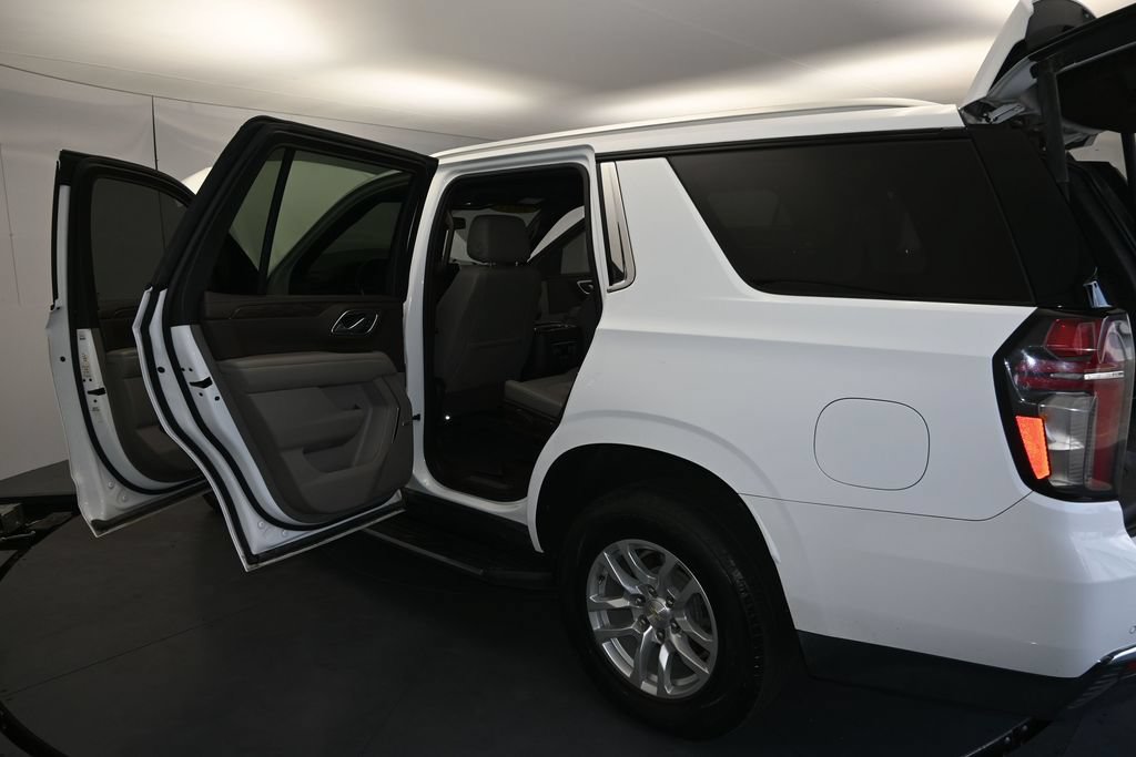Used 2021 Chevrolet Tahoe LT AWD/4WD image 17