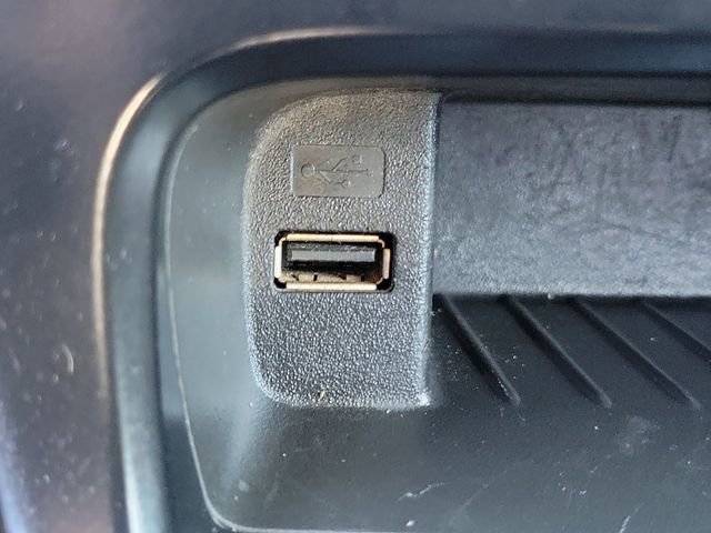 Certified 2018 Ford Focus SE w/ SE Appearance Package image 14