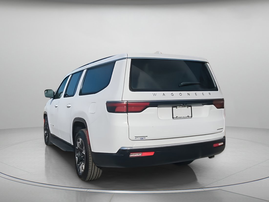 Used 2023 Jeep Wagoneer L Series III w/ Preferred Equipment Group image 17