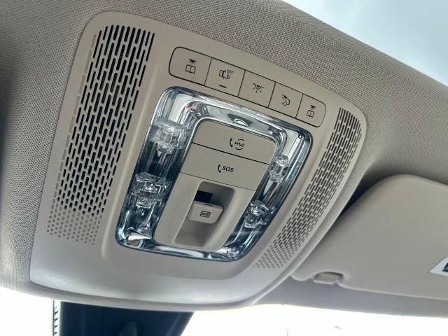Used 2023 Mercedes-Benz GLB 250 image 37