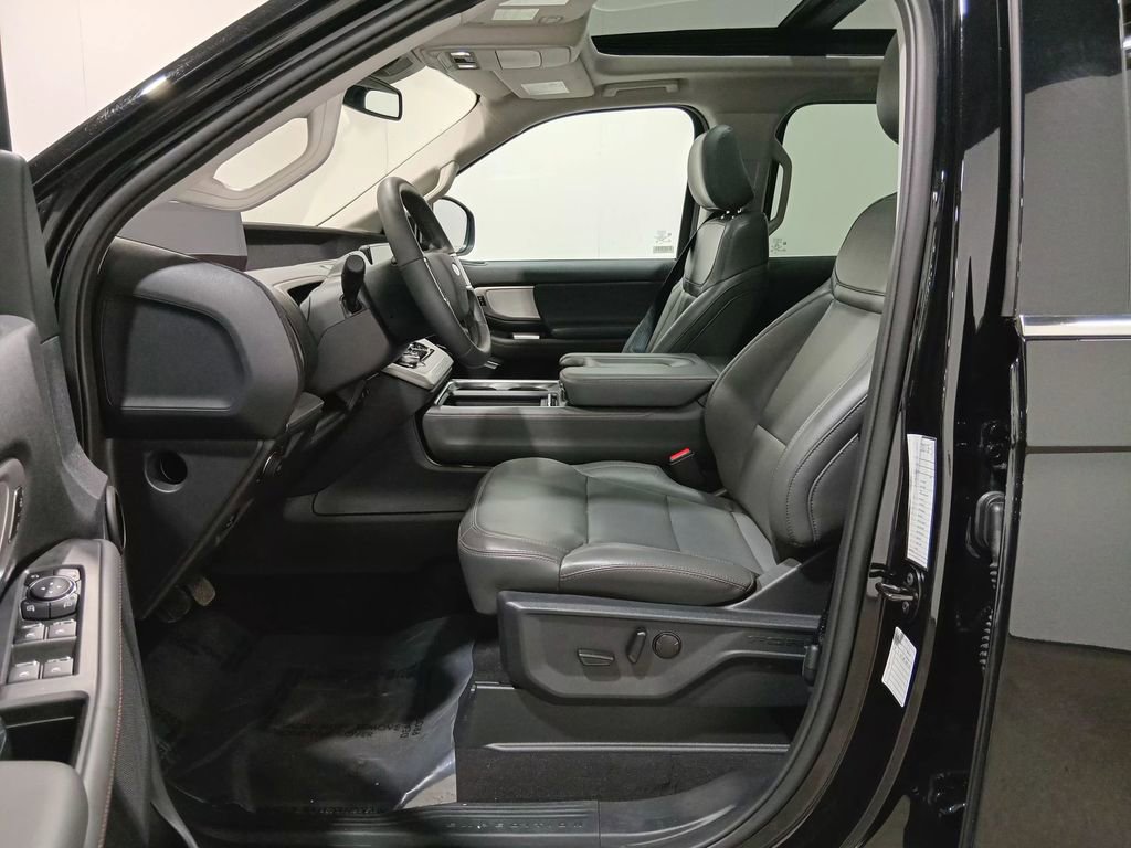 Certified 2025 Ford Expedition Active AWD/4WD image 17