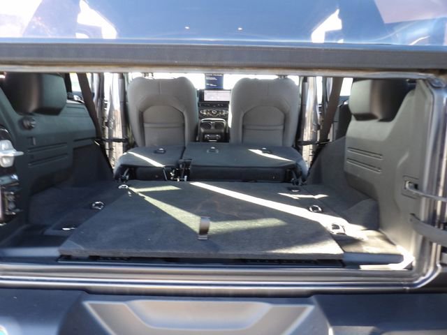 Used 2024 Jeep Wrangler Unlimited Sahara AWD/4WD image 30