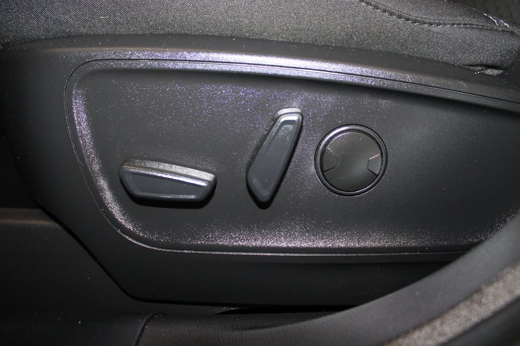 Certified 2023 Ford Escape Active AWD/4WD image 19