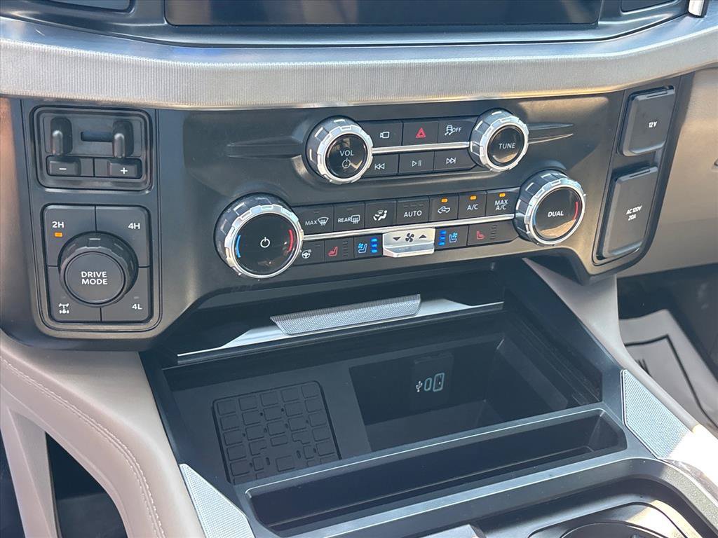 Certified 2025 Ford F250 Platinum w/ Platinum Plus Package AWD/4WD image 36