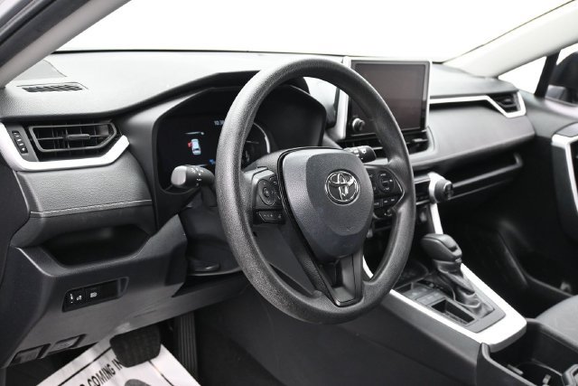 Used 2024 Toyota RAV4 XLE FWD image 14