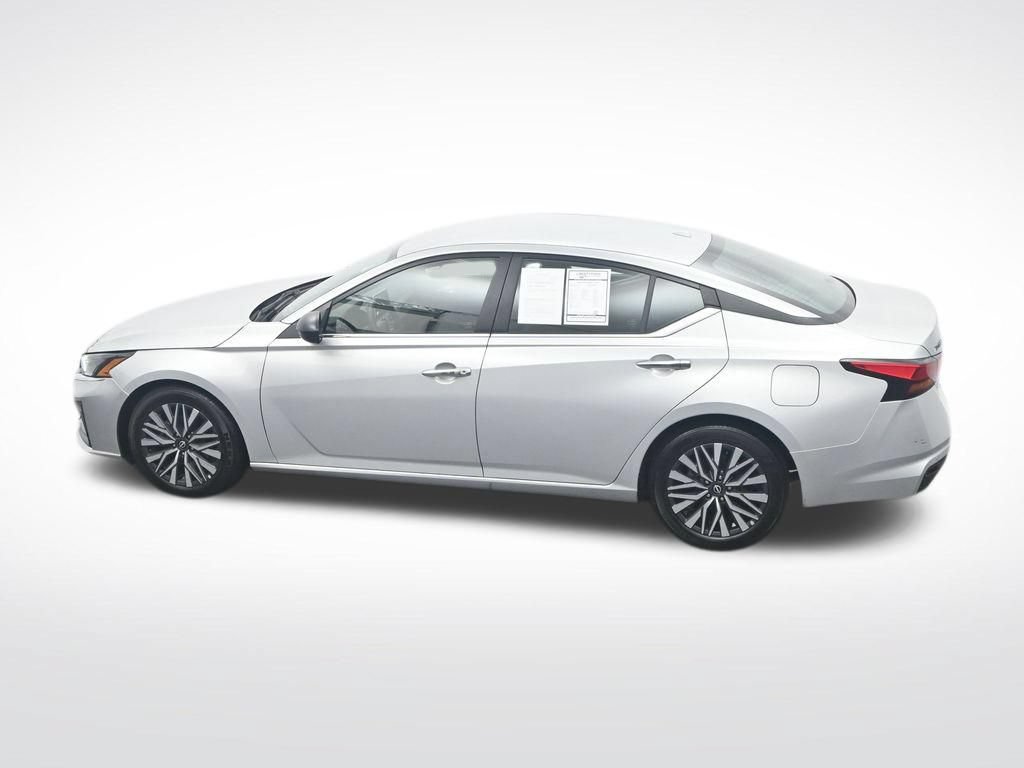 Used 2024 Nissan Altima 2.5 SV FWD image 36