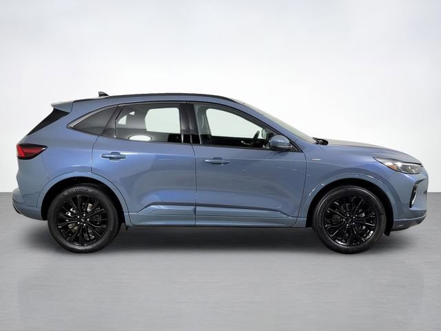 Certified 2023 Ford Escape ST-Line Elite AWD/4WD image 2
